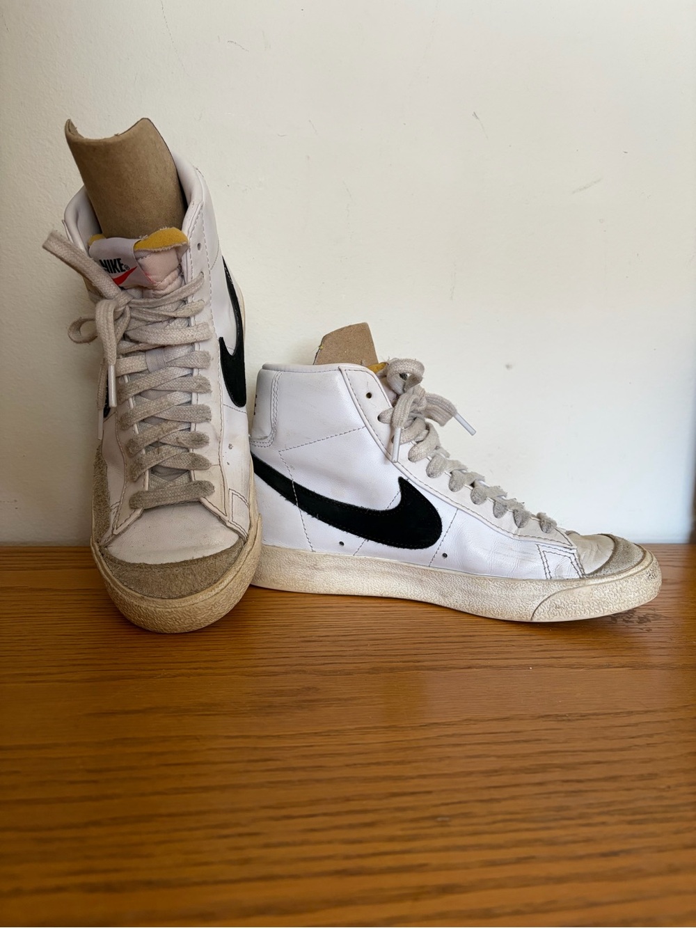 Nike Blazer Mid ‘77s White Black Swoosh High Top Vintage Athletic Sneakers